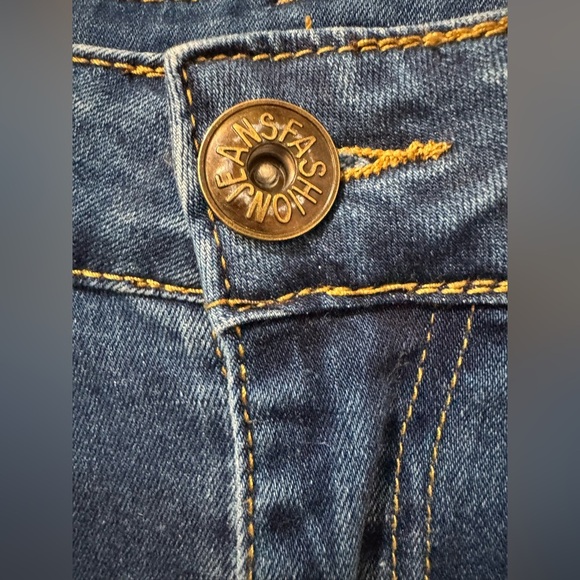 Fashion Jeans in Size XL zip and button front stone wash denim - Picture 4 of 8